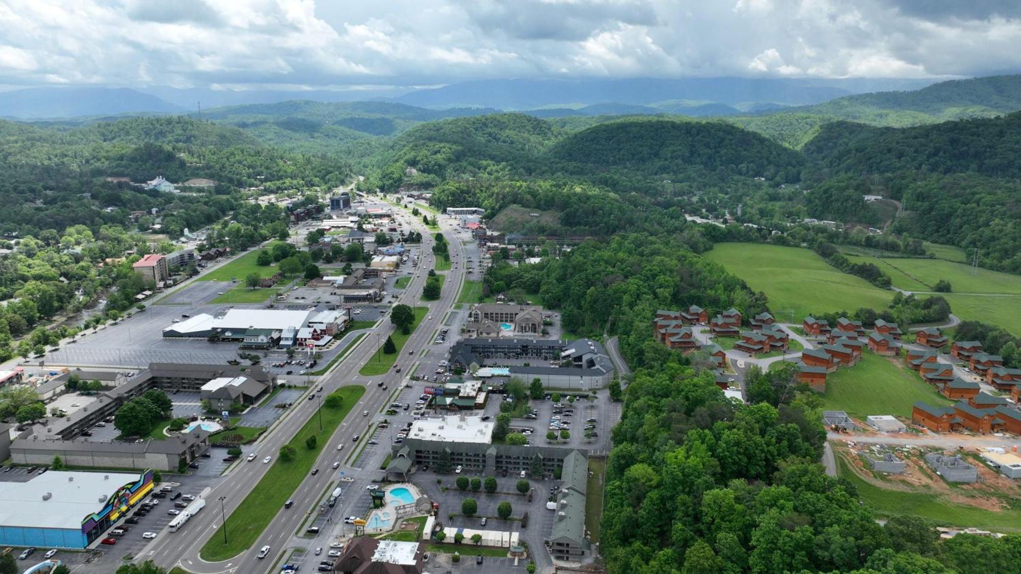 Walk To Parkway - Indoor Pool - Treehouse Loft Ps5 Villa Pigeon Forge Eksteriør billede