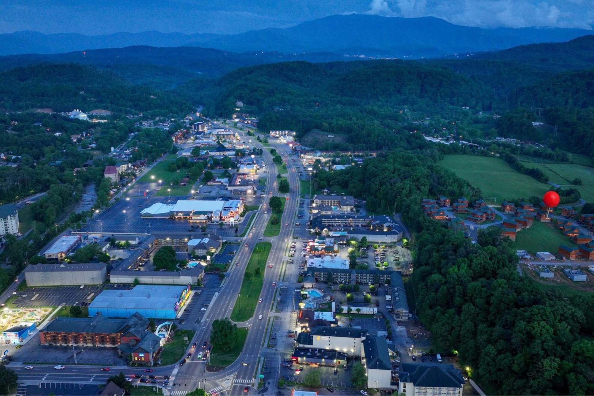 Walk To Parkway - Indoor Pool - Treehouse Loft Ps5 Villa Pigeon Forge Eksteriør billede